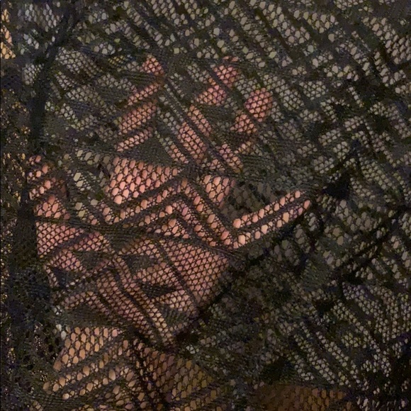 Black/White Crop Top - Picture 3 of 4